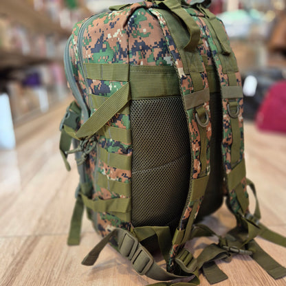 Mochila Tática Camuflada 50L com Bolsos Externos Trilha, Viagem e Uso Diário