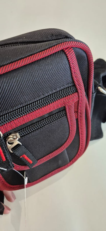 Necessaire Masculina Trail com Alça e Bolsos Frontais
