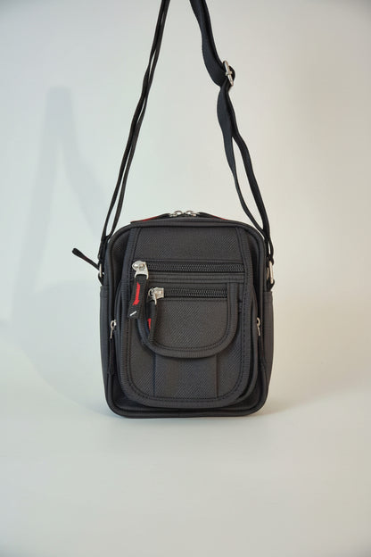Necessaire Masculina Trail com Alça e Bolsos Frontais