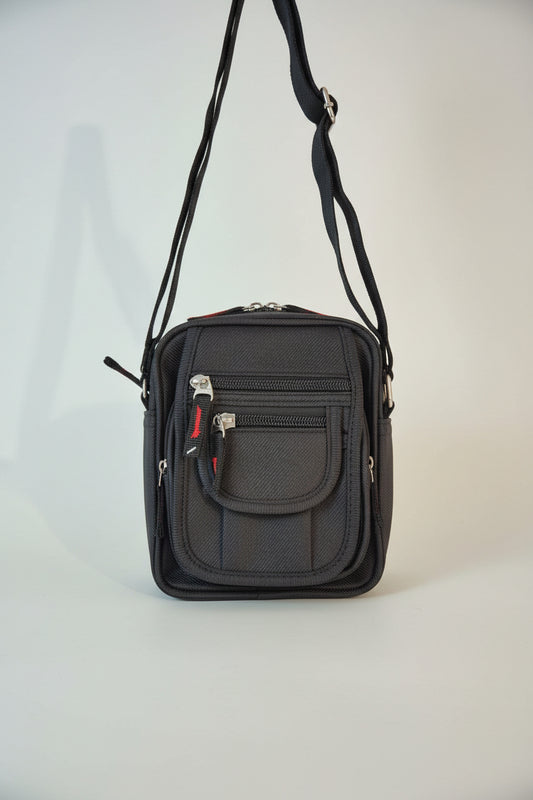Necessaire Masculina Trail com Alça e Bolsos Frontais