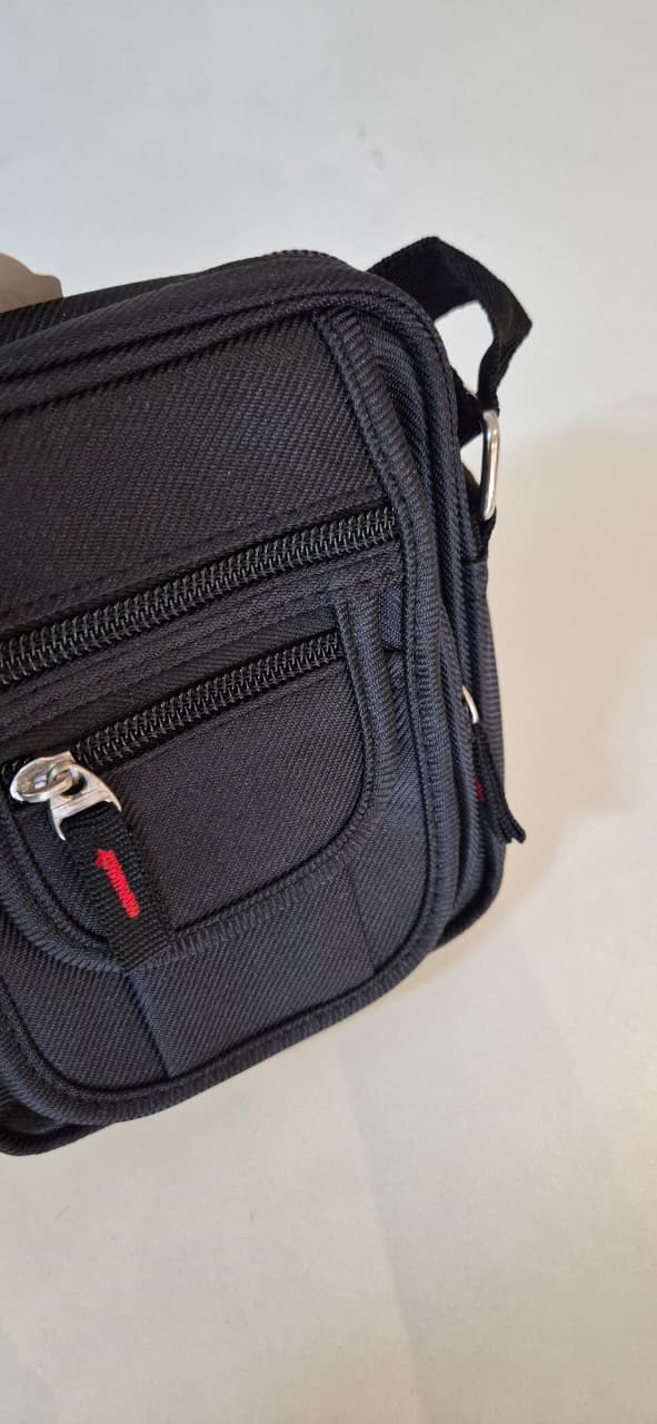 Necessaire Masculina Trail com Alça e Bolsos Frontais